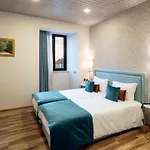 Palace De 4*