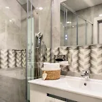 Palace De 4*