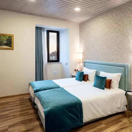 Palace De 4*